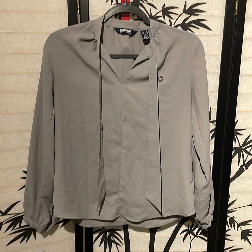 Chase Bank gray tie top